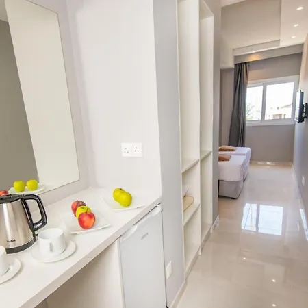 Marisa Napa Suites 圣纳帕